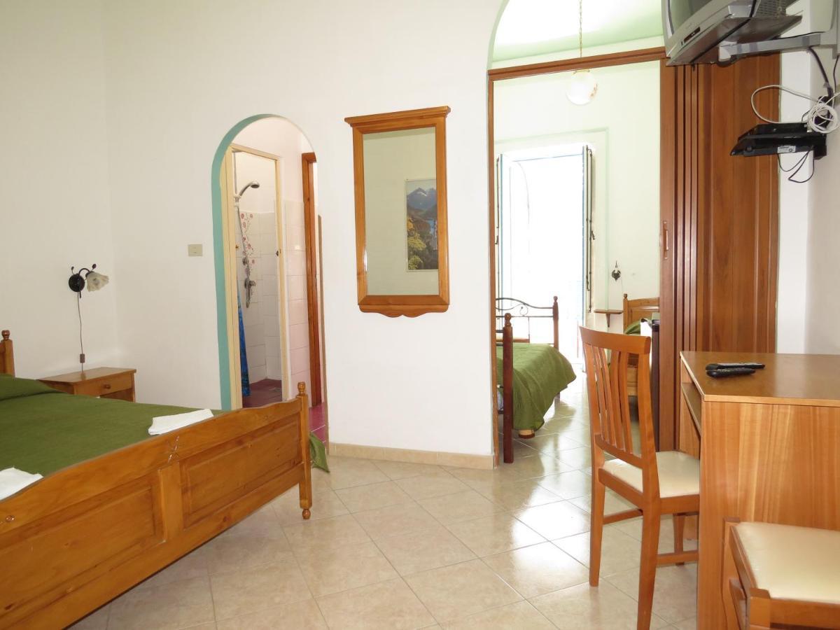 Casa Vittorio B&B ลีปารี ภายนอก รูปภาพ