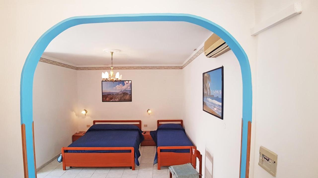 Casa Vittorio B&B ลีปารี ภายนอก รูปภาพ