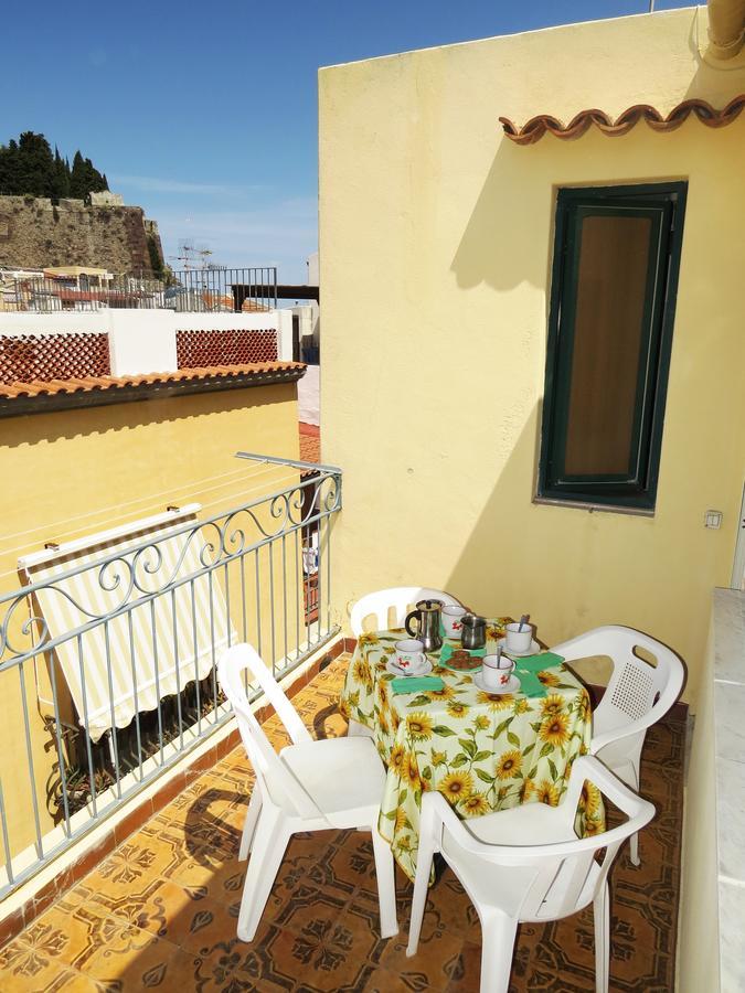 Casa Vittorio B&B ลีปารี ภายนอก รูปภาพ