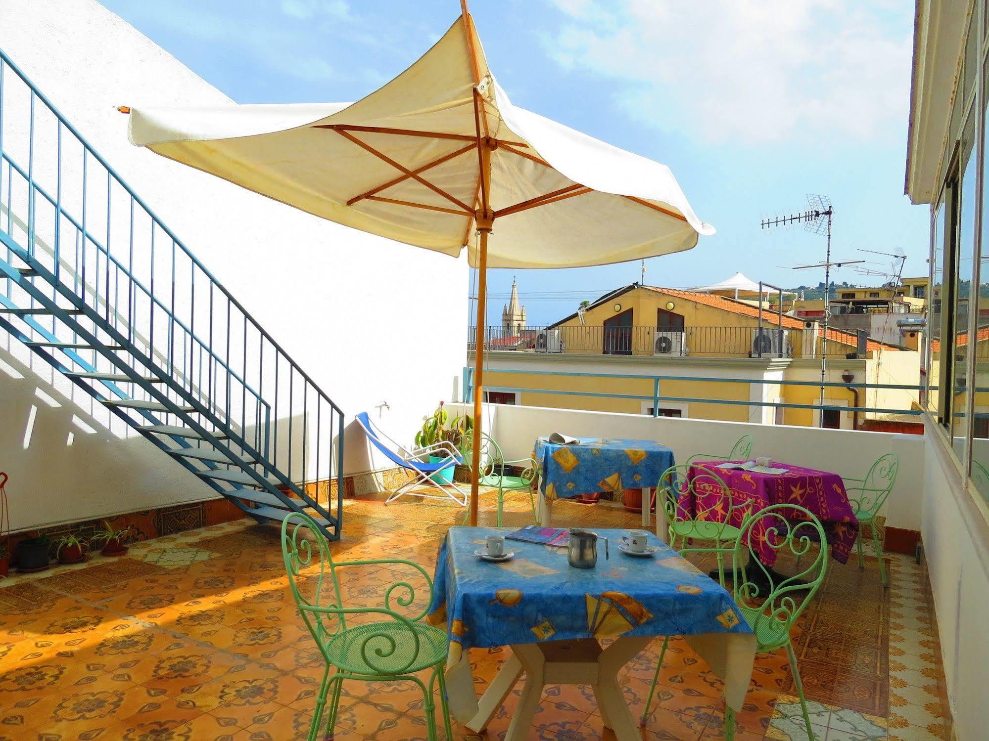 Casa Vittorio B&B ลีปารี ภายนอก รูปภาพ