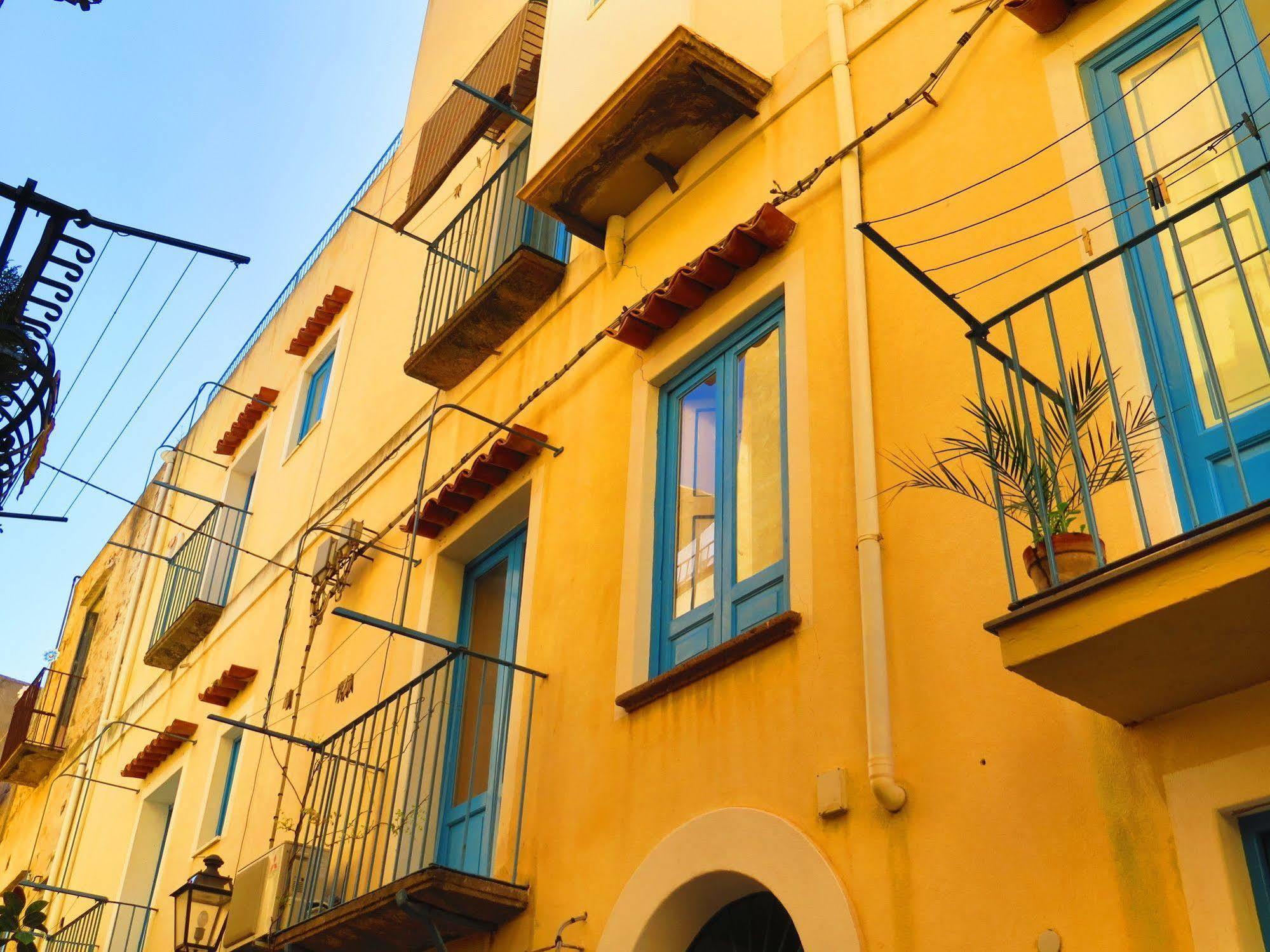 Casa Vittorio B&B ลีปารี ภายนอก รูปภาพ
